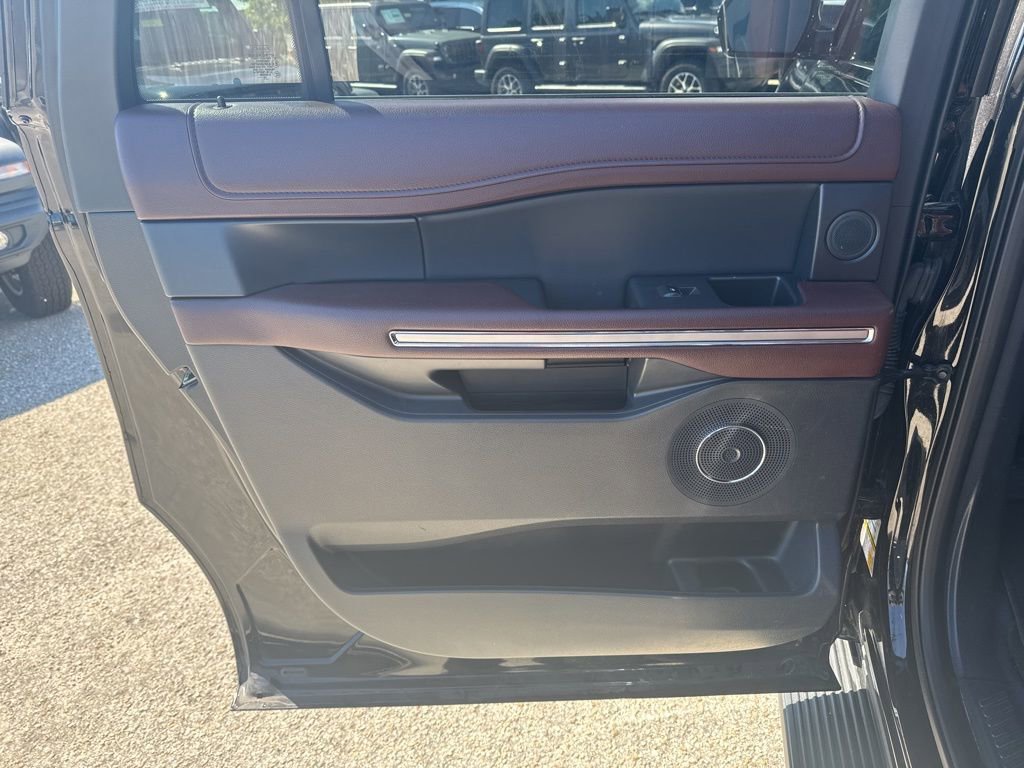 Used 2024 Ford Expedition Max Limited image 7