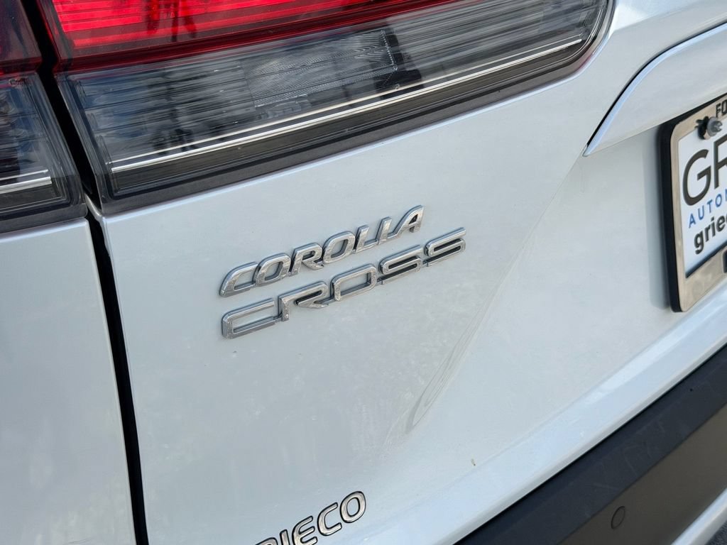 Used 2022 Toyota Corolla Cross XLE w/ Convenience Package AWD/4WD image 15