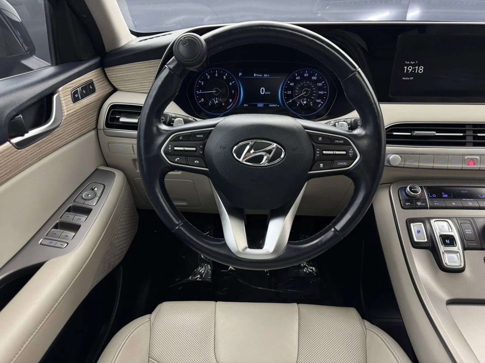 Used 2022 Hyundai Palisade SEL w/ 8P Bench Seat Package AWD/4WD image 13