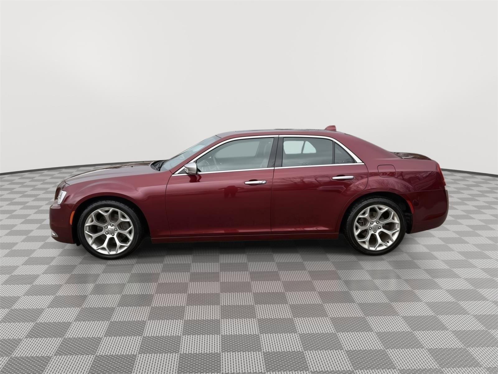 Used 2018 Chrysler 300 C w/ Sun, Sound & Nav Package image 4