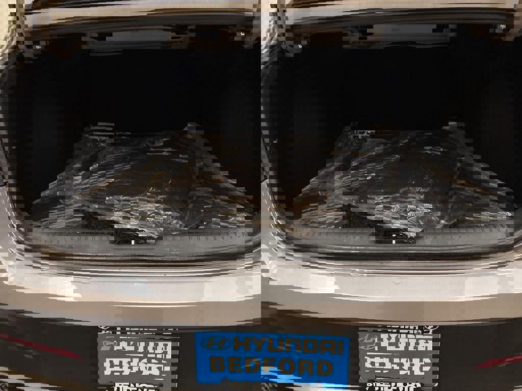 New 2025 Hyundai Elantra Sport image 9