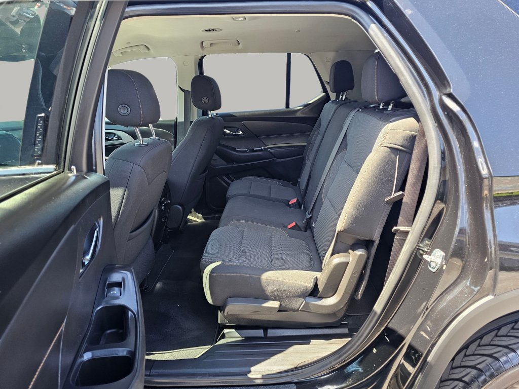 Used 2021 Chevrolet Traverse LS AWD/4WD image 24