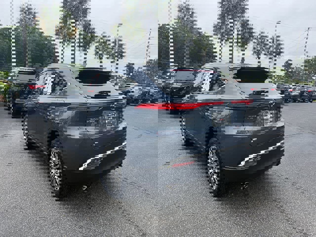 Used 2024 Toyota Venza XLE AWD/4WD image 8