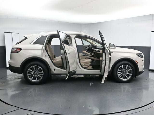 Used 2022 Lincoln Nautilus Reserve AWD/4WD image 40