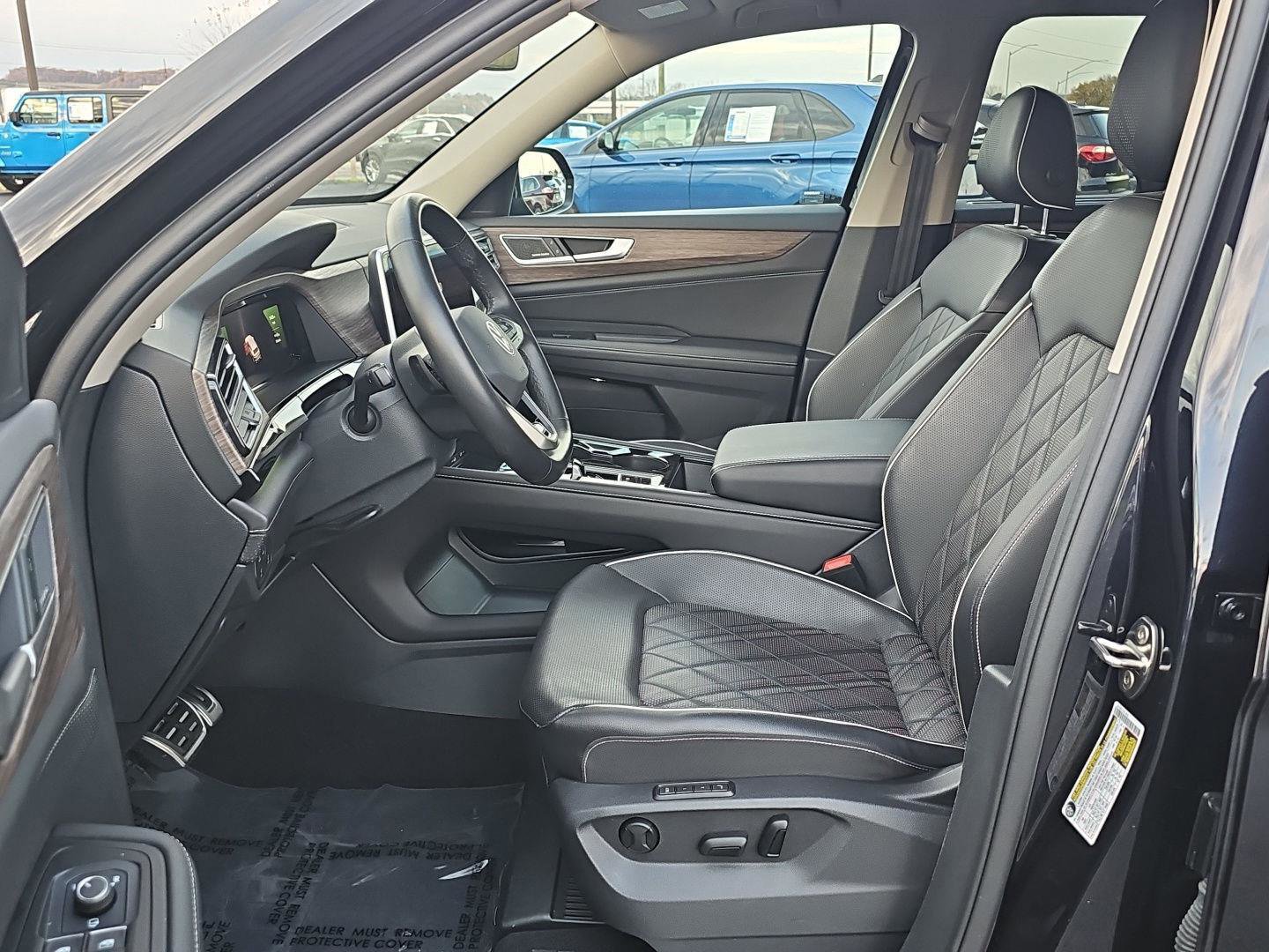 Used 2025 Volkswagen Atlas SEL Premium R-Line image 12