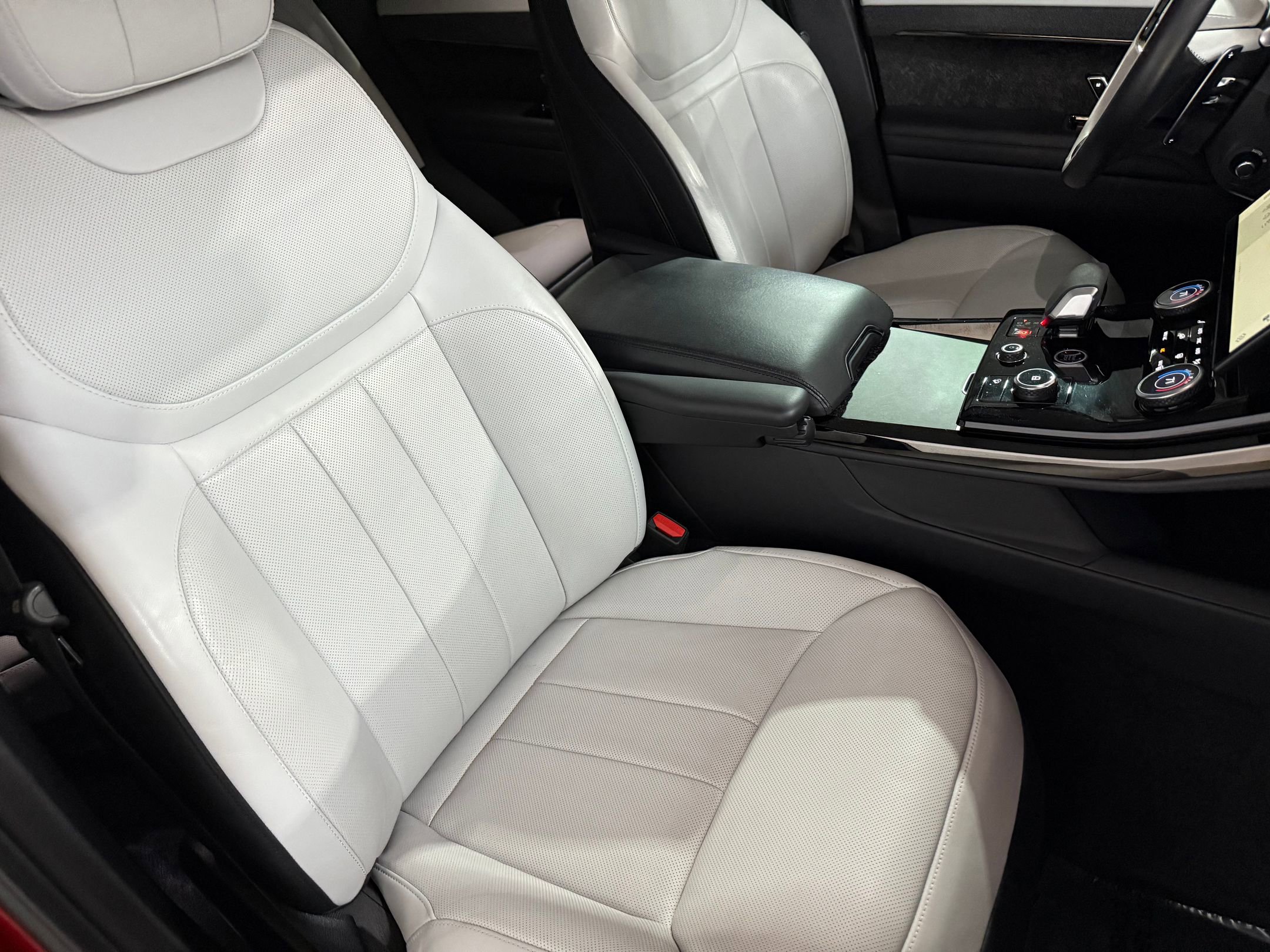 Used 2023 Land Rover Range Rover Sport SE Dynamic image 56