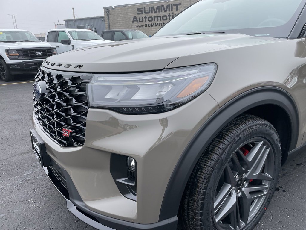 New 2026 Ford Explorer ST image 32