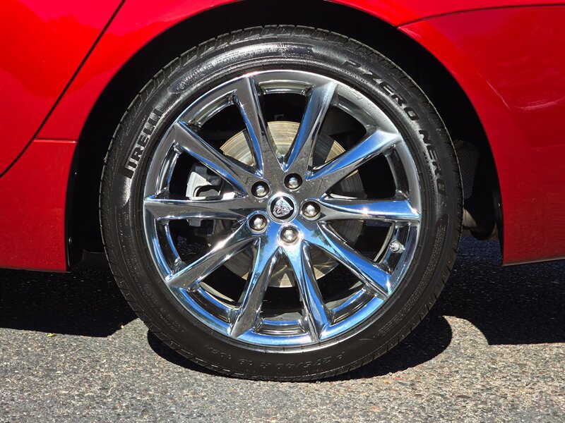 Used 2012 Jaguar XJ RWD image 36