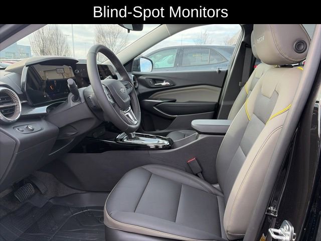 Used 2026 Chevrolet Trax ACTIV w/ Sunroof Package image 4