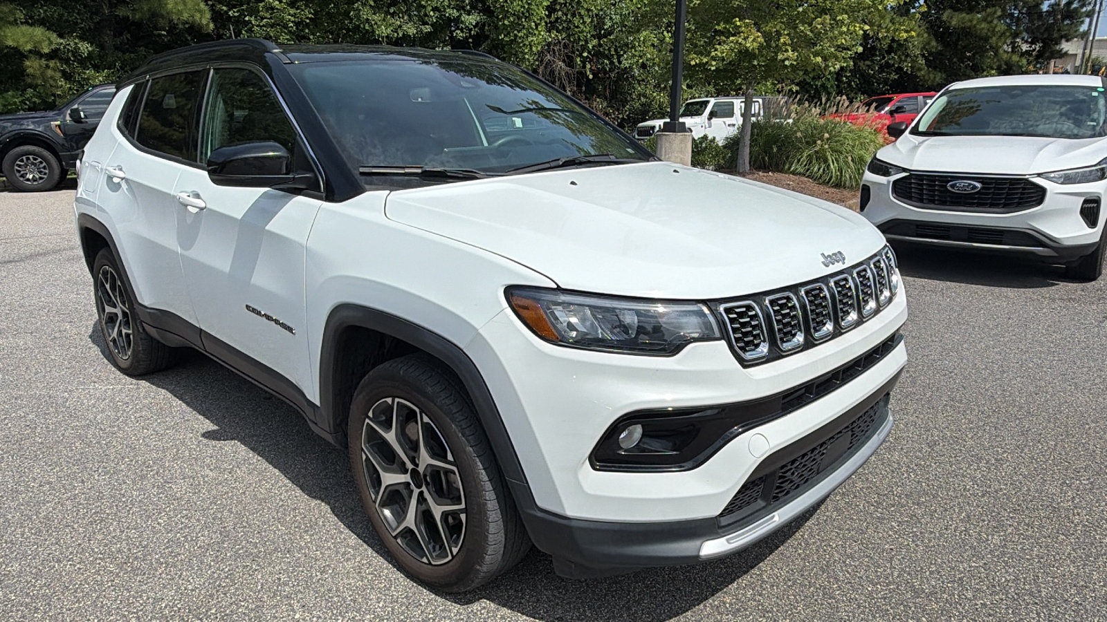 Used 2024 Jeep Compass Limited AWD/4WD image 5