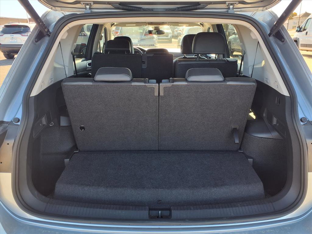 Used 2024 Volkswagen Tiguan Wolfsburg Edition image 17