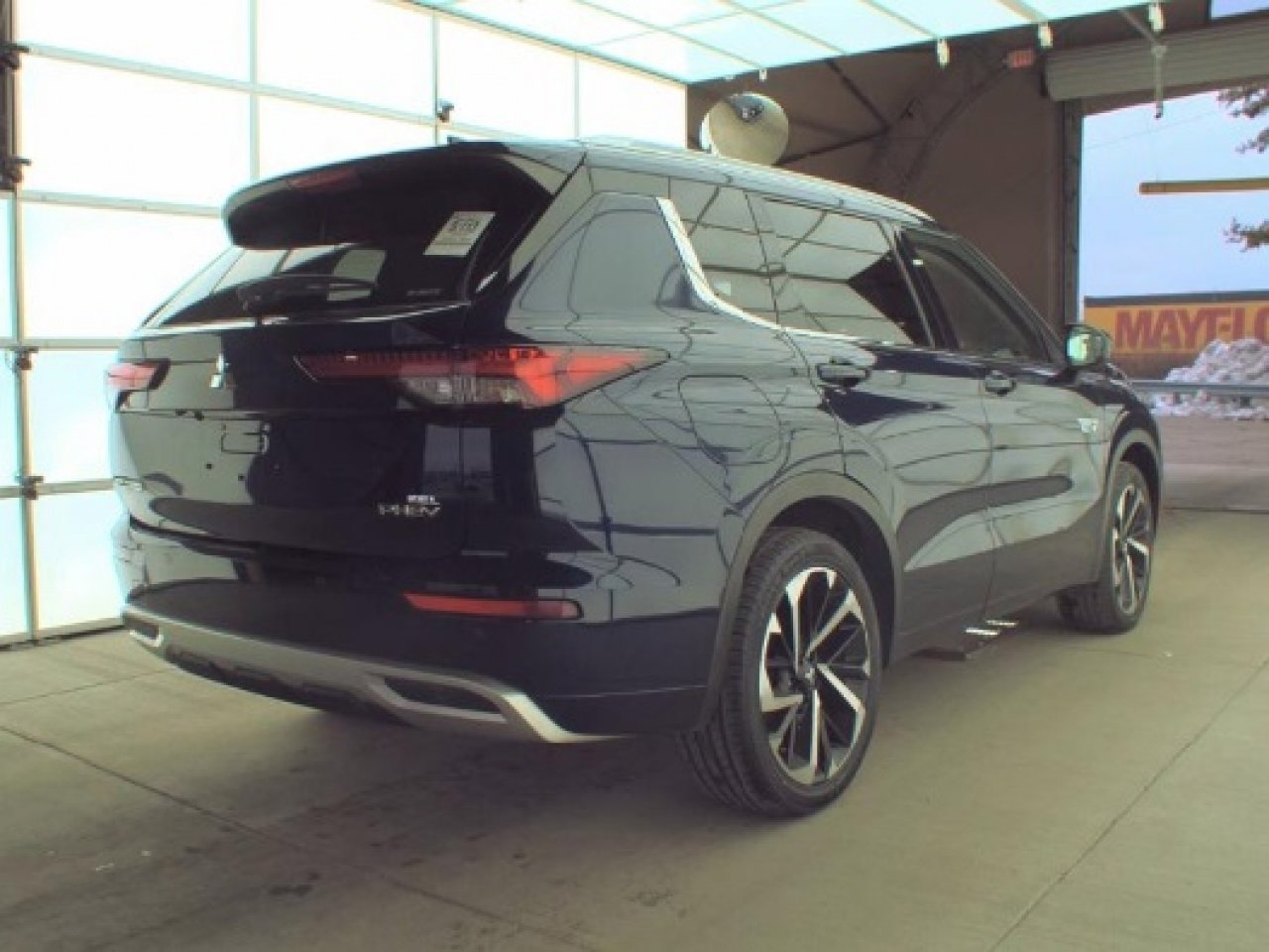 Used 2023 Mitsubishi Outlander SEL image 6