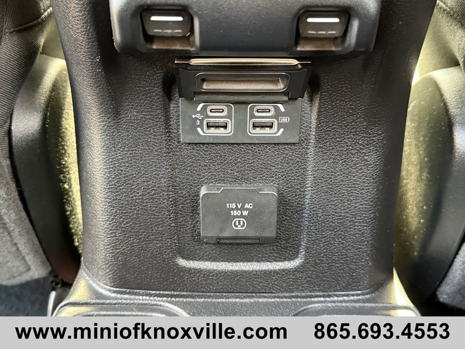 Used 2018 Jeep Wrangler Unlimited Rubicon w/ LED Lighting Group AWD/4WD image 18