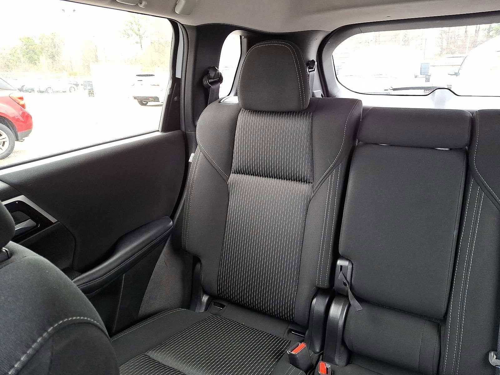 Used 2024 Mitsubishi Outlander ES image 13