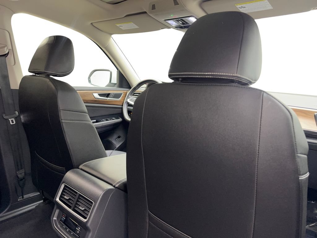 Used 2025 Volkswagen Atlas SE FWD image 46