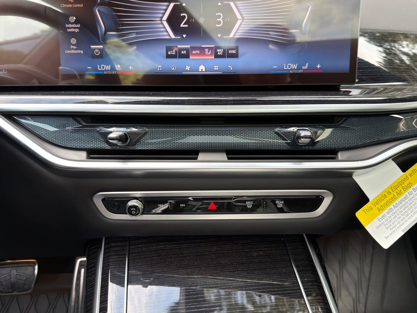 New 2026 BMW X7 xDrive40i w/ M Sport Package image 23