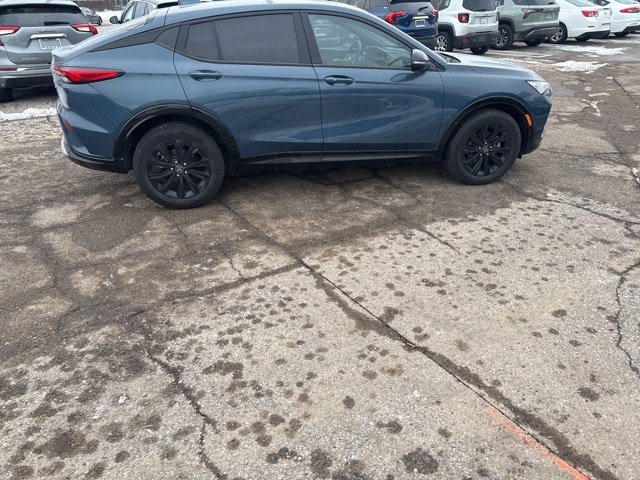 Used 2024 Buick Envista Sport Touring w/ Convenience I Package image 2