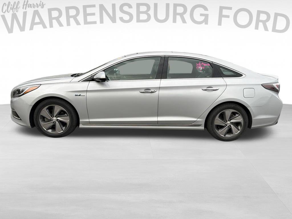 Used 2017 Hyundai Sonata Limited w/ Ultimate Package 02 FWD image 4