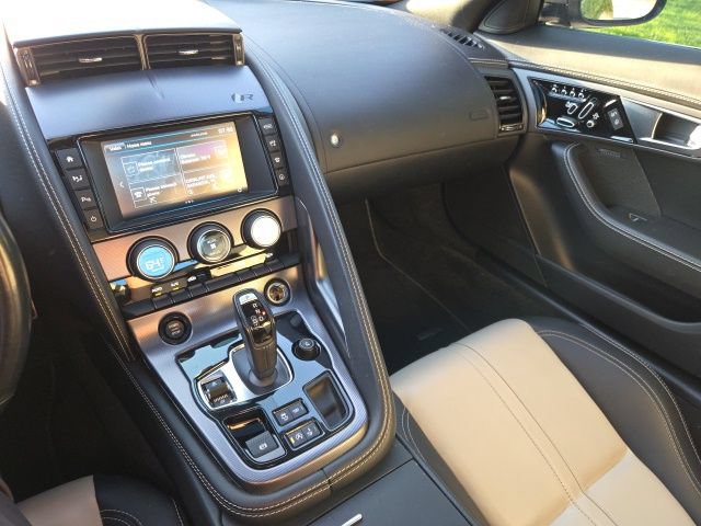 Used 2017 Jaguar F-TYPE R AWD/4WD image 12