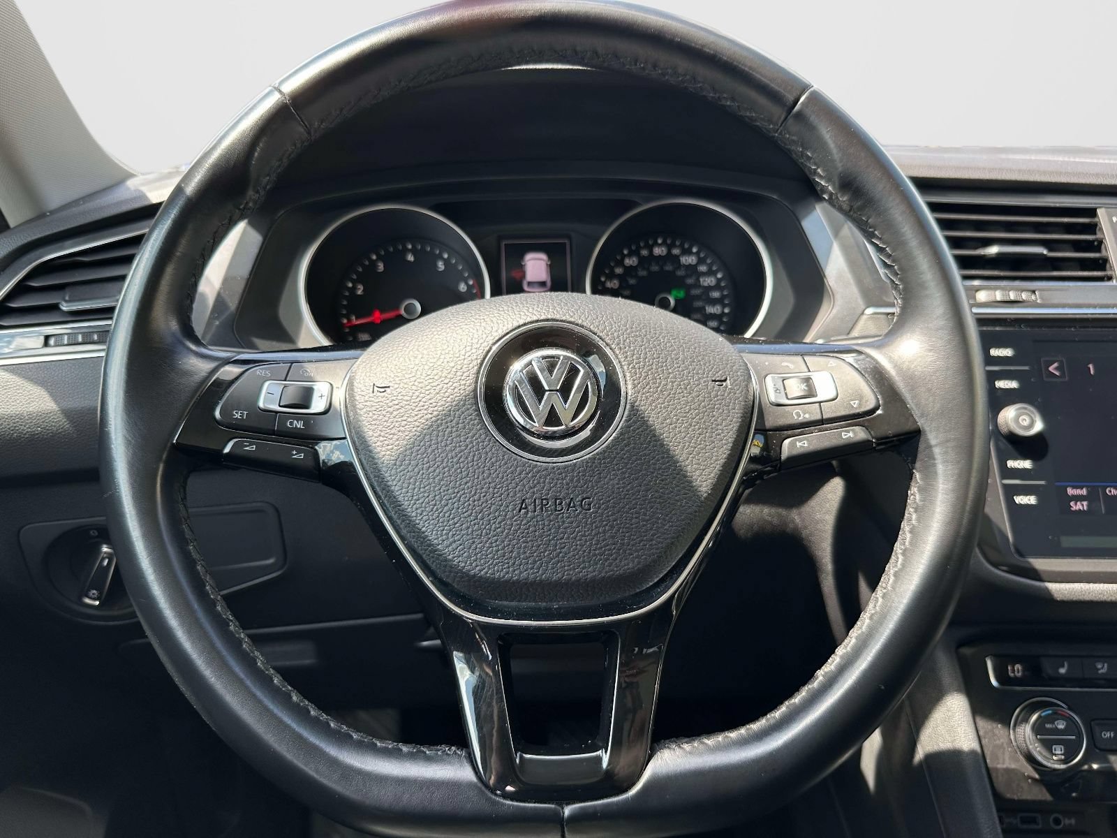 Used 2018 Volkswagen Tiguan SE FWD image 22