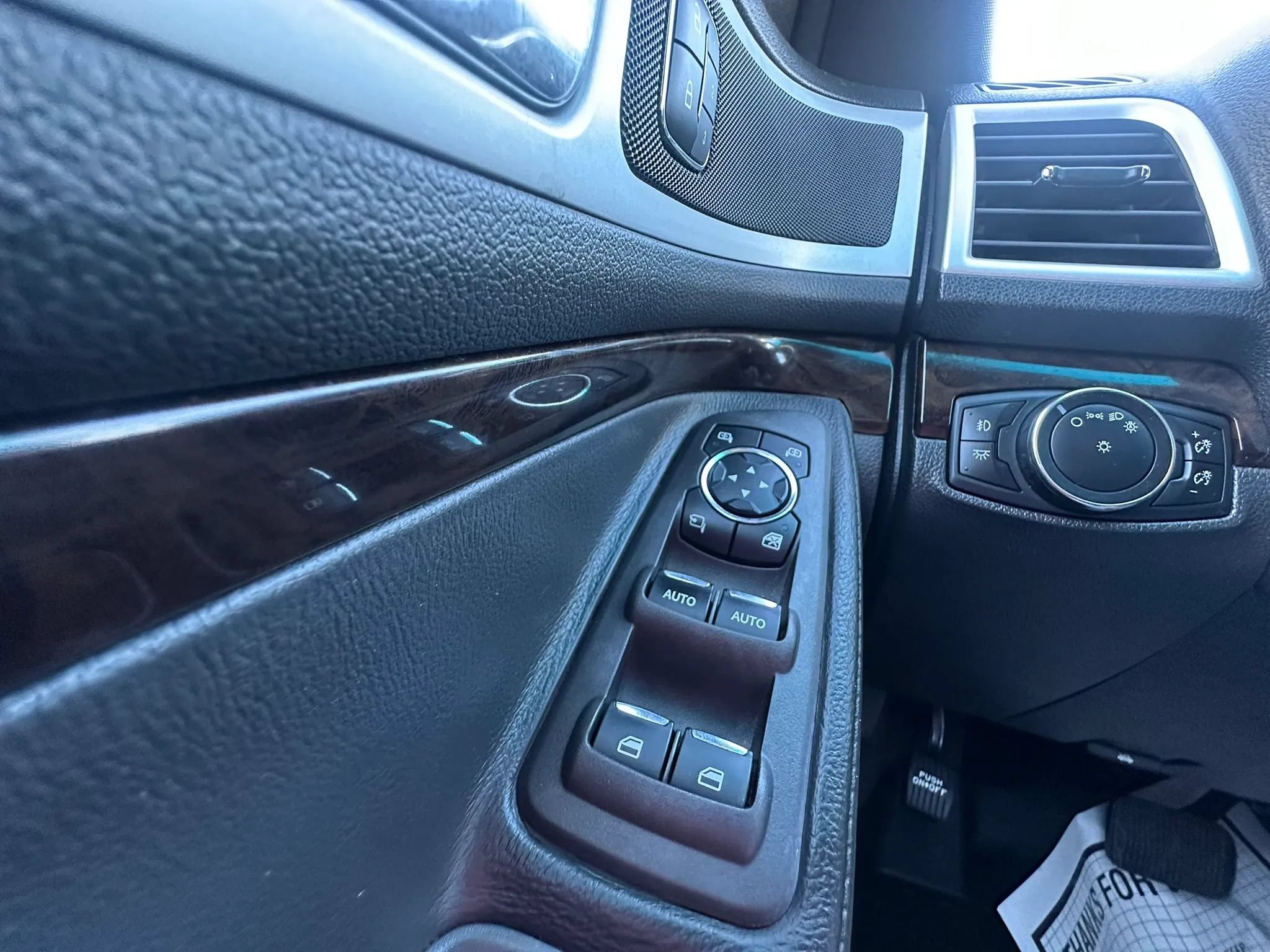 Used 2015 Ford Explorer Limited FWD image 26