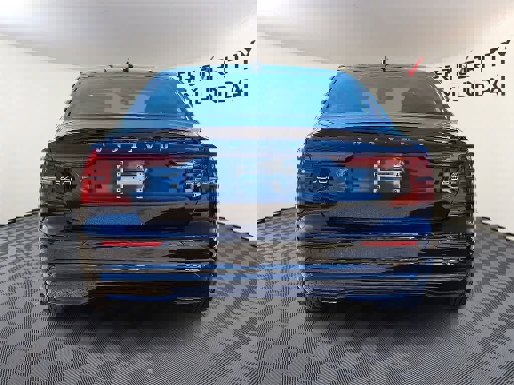 Used 2024 Volvo S60 B5 Core image 5