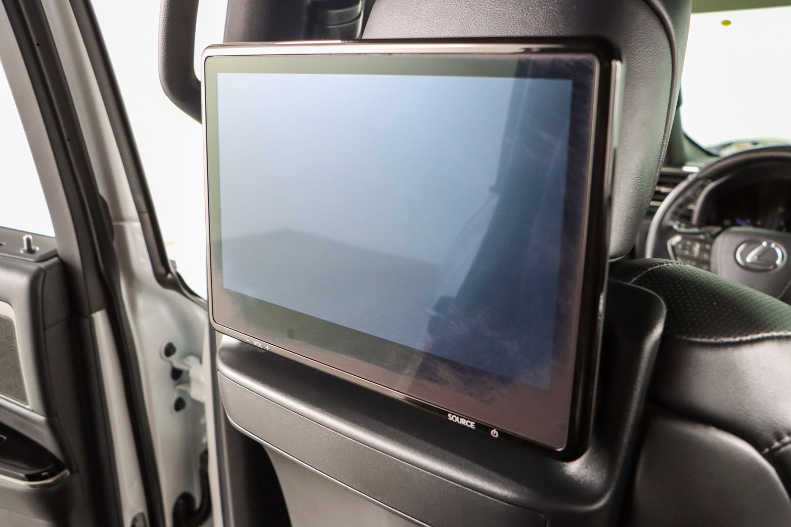 Used 2025 Lexus LX 600 4WD w/ Luxury Package image 22