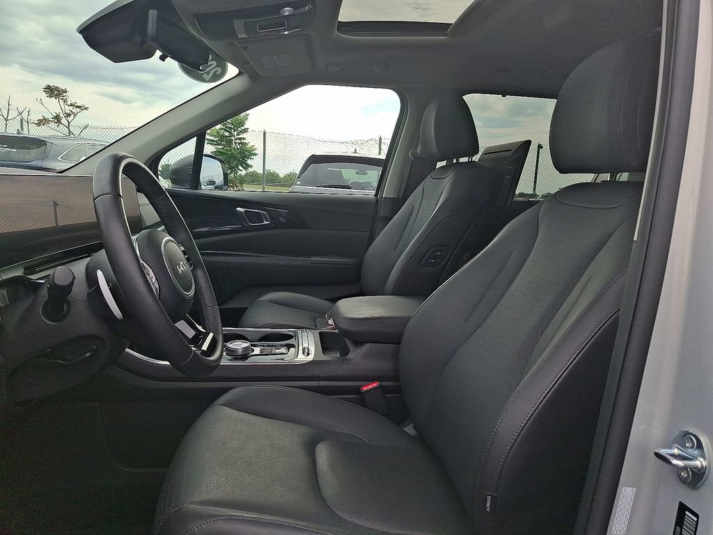 Certified 2025 Kia Carnival SX Prestige FWD image 15