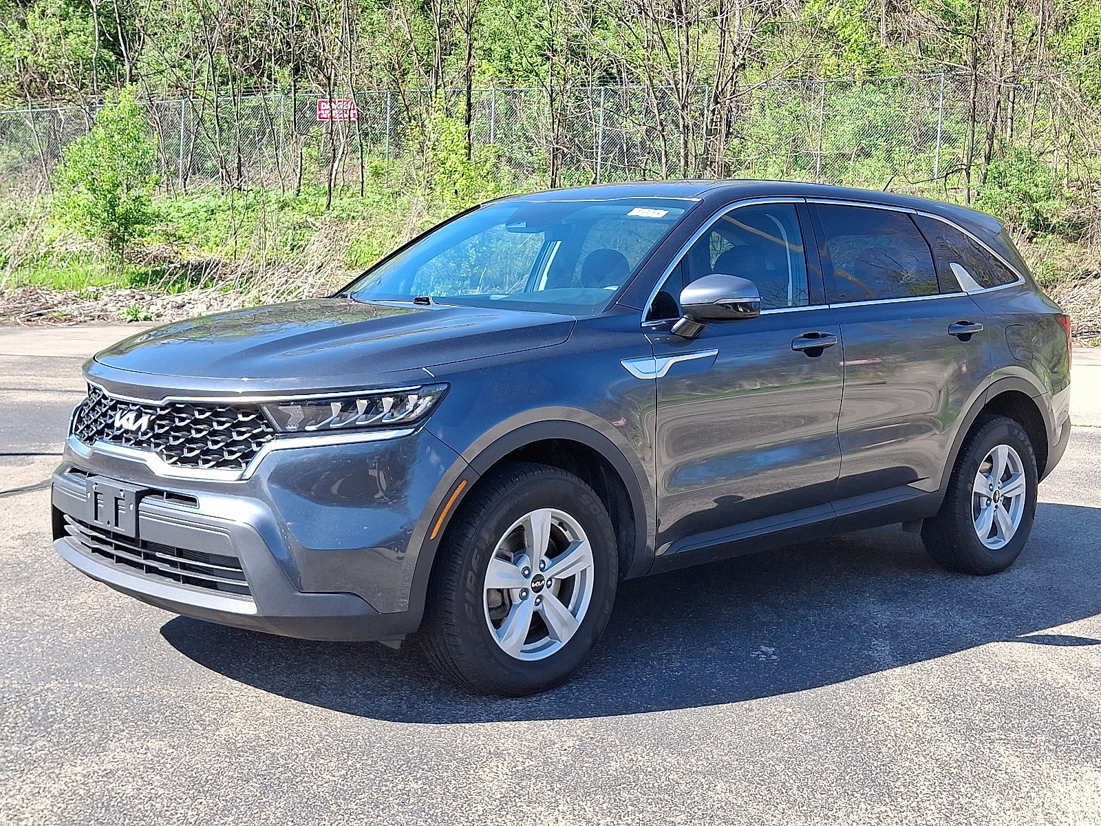 Used 2022 Kia Sorento LX image 3