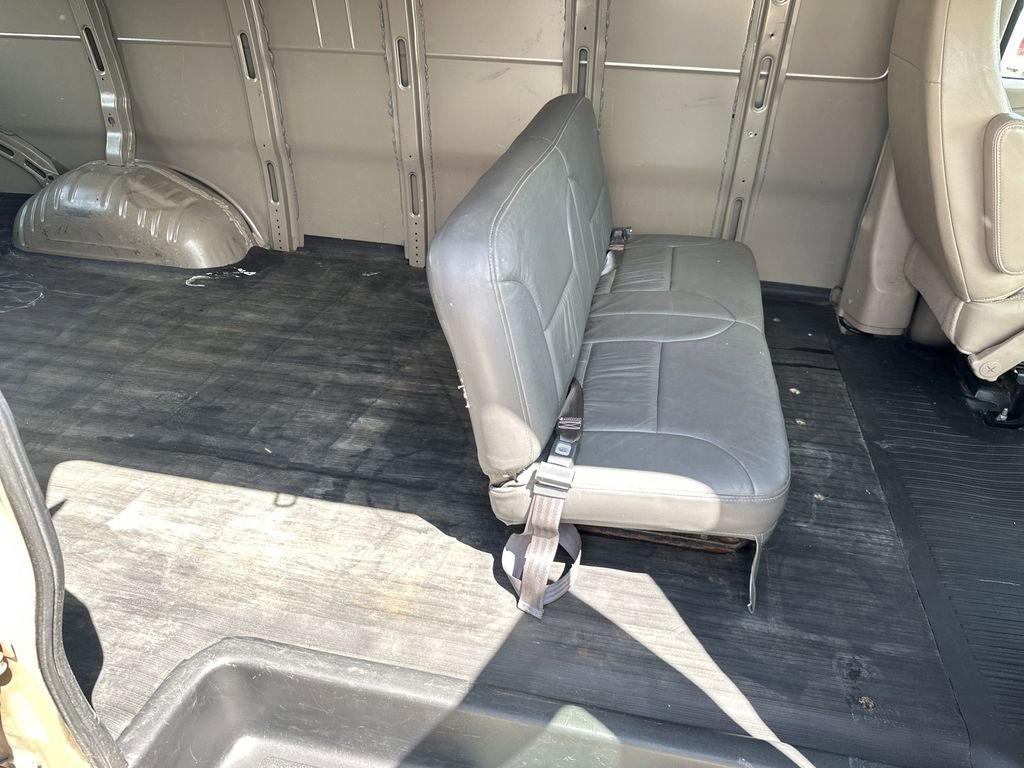 Used 2010 GMC Savana 3500 Extended w/ Chrome Appearance Package RWD image 25