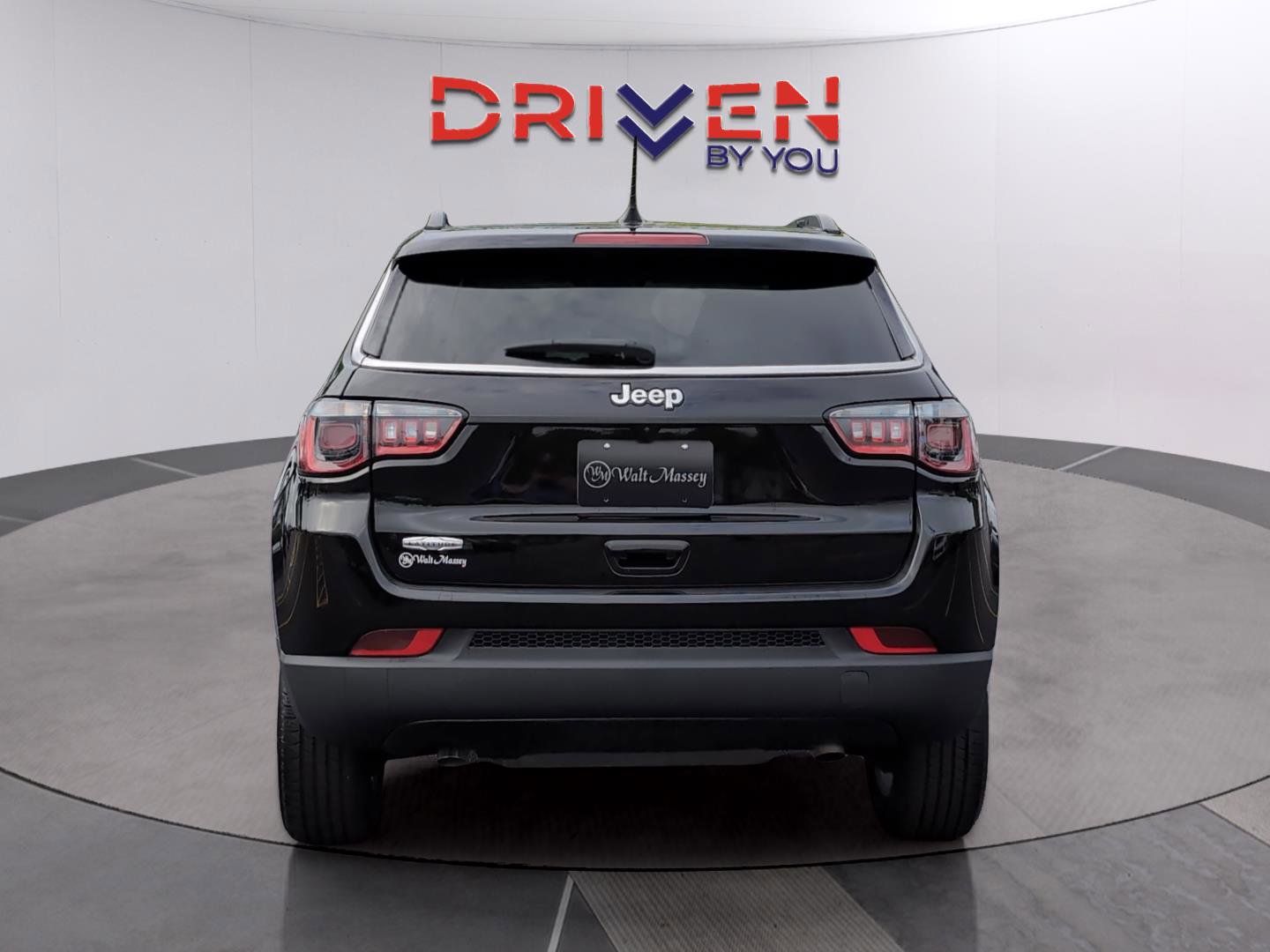 Used 2024 Jeep Compass Latitude AWD/4WD image 4