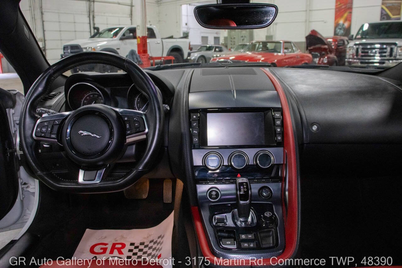 Used 2018 Jaguar F-TYPE R-Dynamic AWD/4WD image 16