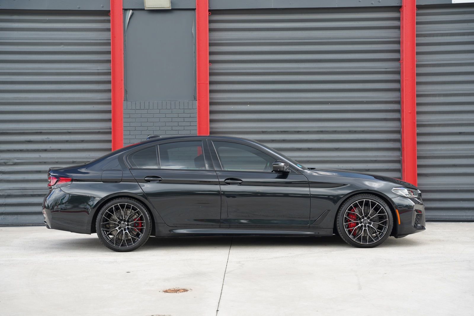 Used 2021 BMW M550i xDrive w/ Dynamic Handling Package AWD/4WD image 4