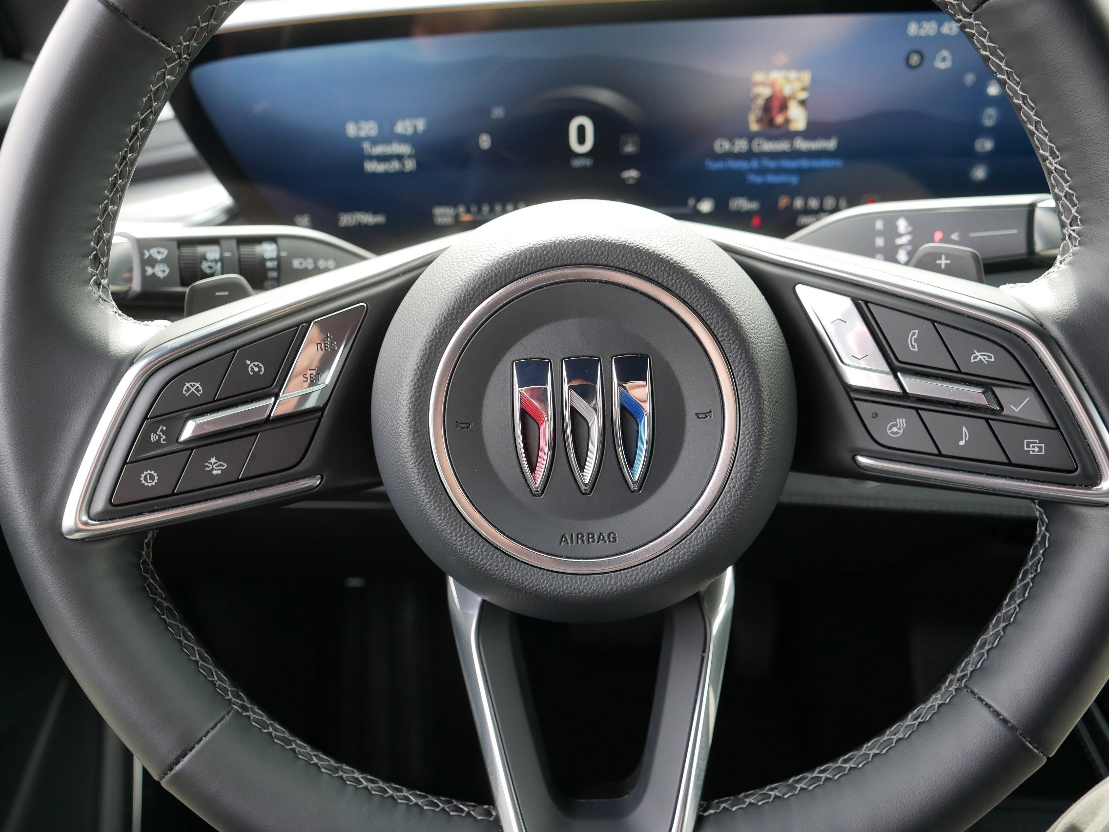 Used 2025 Buick Enclave Preferred image 25