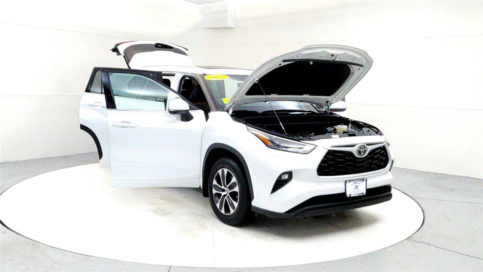 Certified 2022 Toyota Highlander XLE image 9
