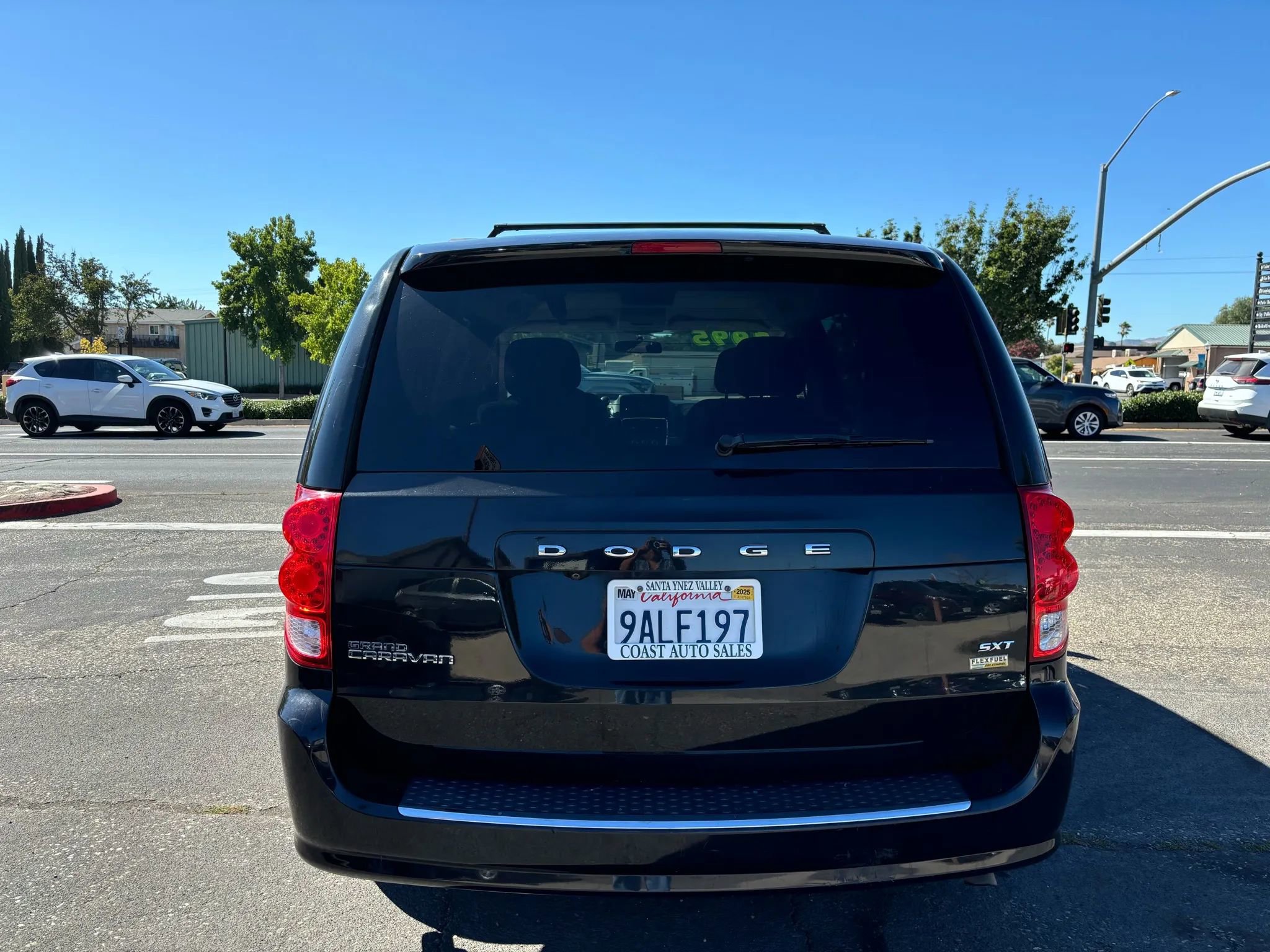 Used 2016 Dodge Grand Caravan SXT image 8