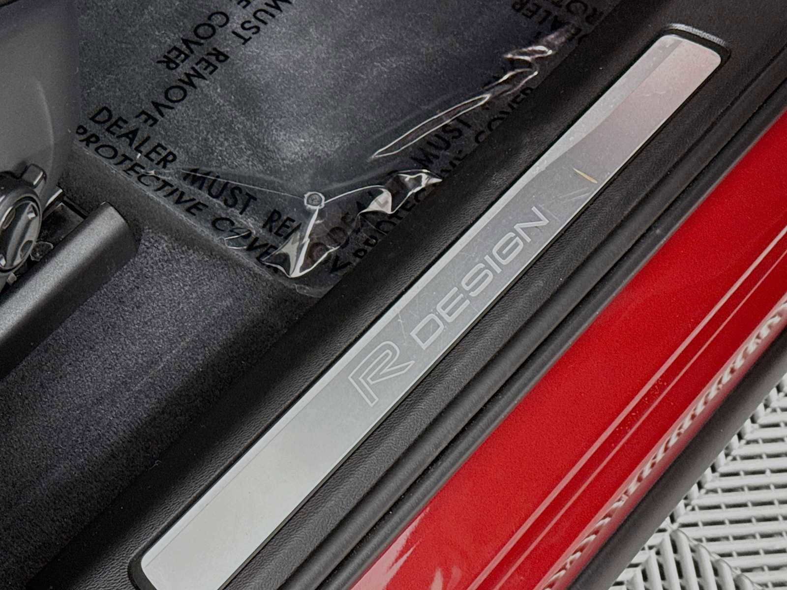 Used 2019 Volvo XC60 T5 R-Design w/ Protection Package Premier image 33