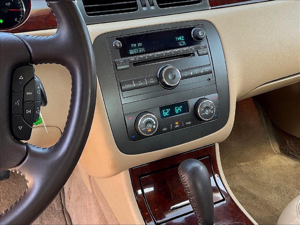 Used 2008 Buick Lucerne CXL w/ Driver Confidence Package FWD image 10