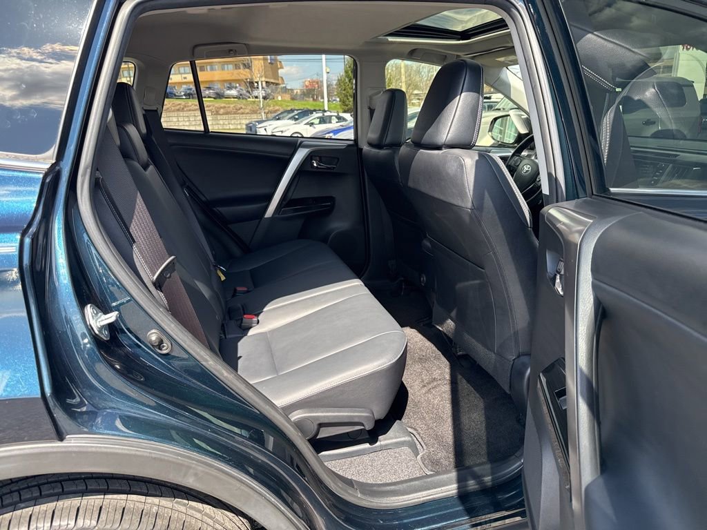Used 2018 Toyota RAV4 Limited FWD image 6