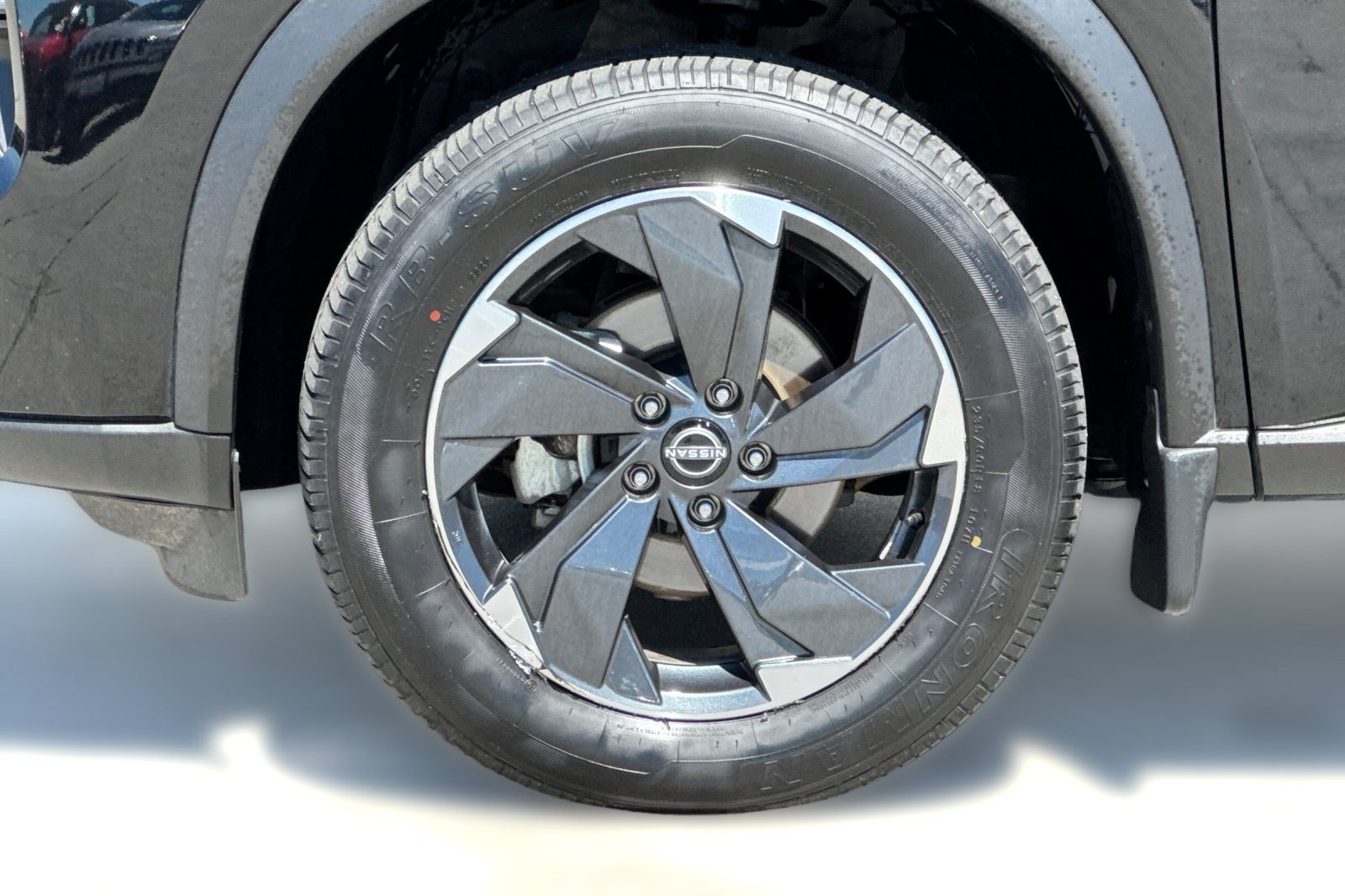 Used 2025 Nissan Rogue SV AWD/4WD image 13