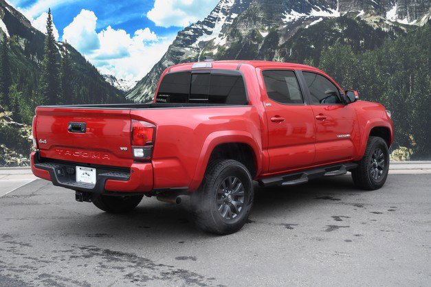 Certified 2023 Toyota Tacoma SR5 AWD/4WD image 3