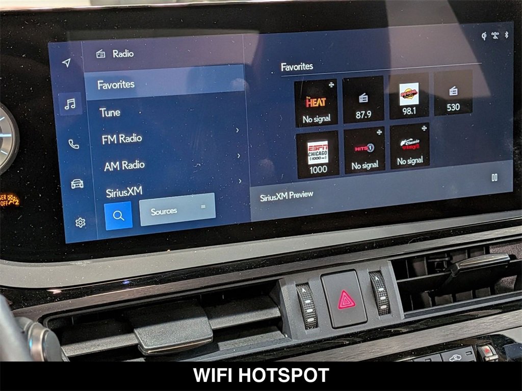 Used 2023 Lexus ES 300h w/ Accessory Package (Z2) image 6