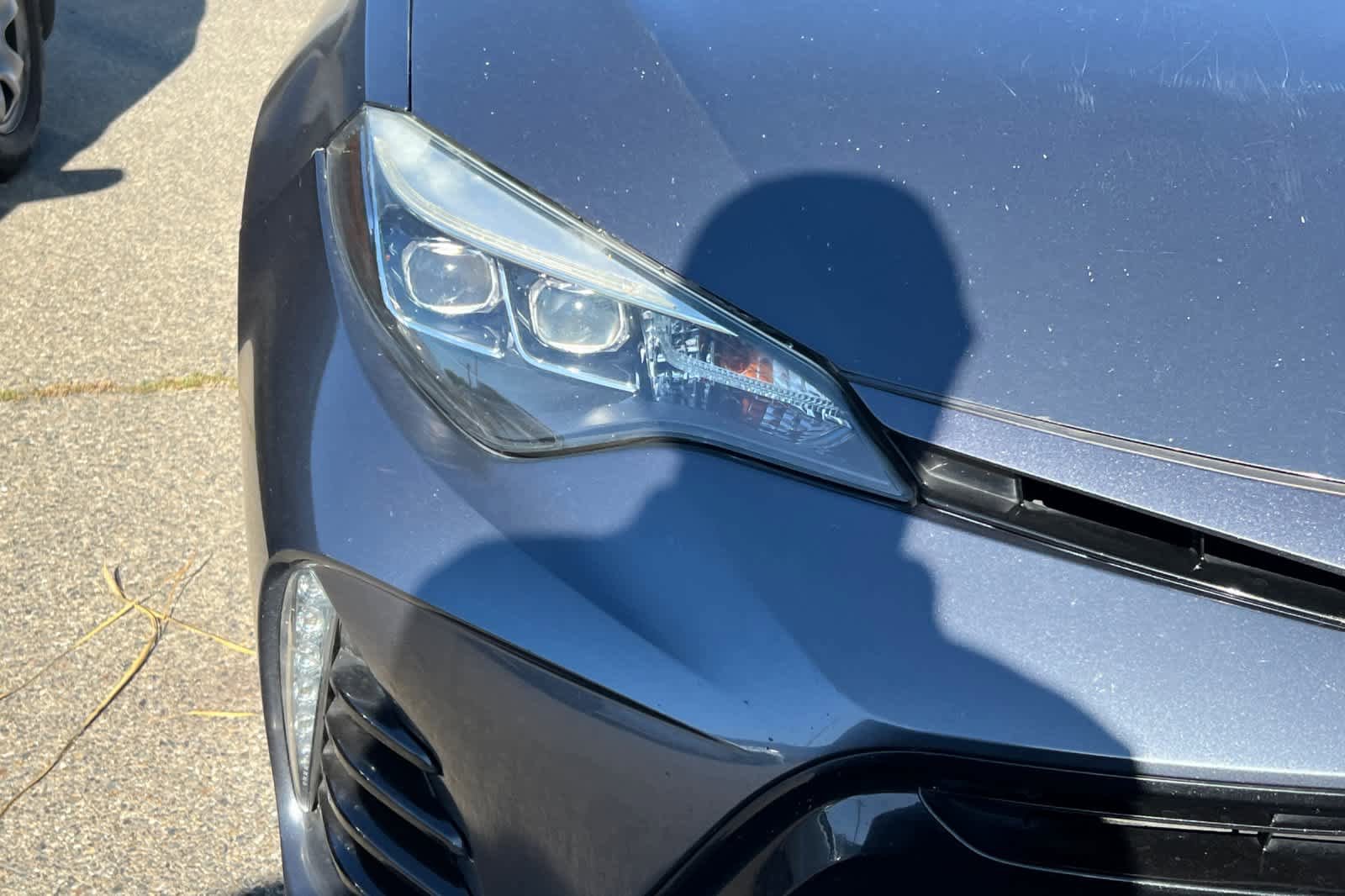 Used 2017 Toyota Corolla SE w/ SE Premium Package FWD image 14