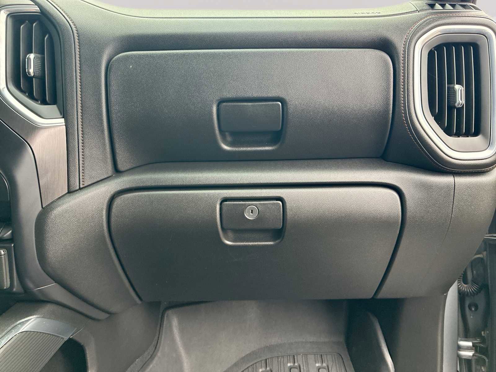 Certified 2020 GMC Sierra 1500 AT4 w/ AT4 Premium Package image 30