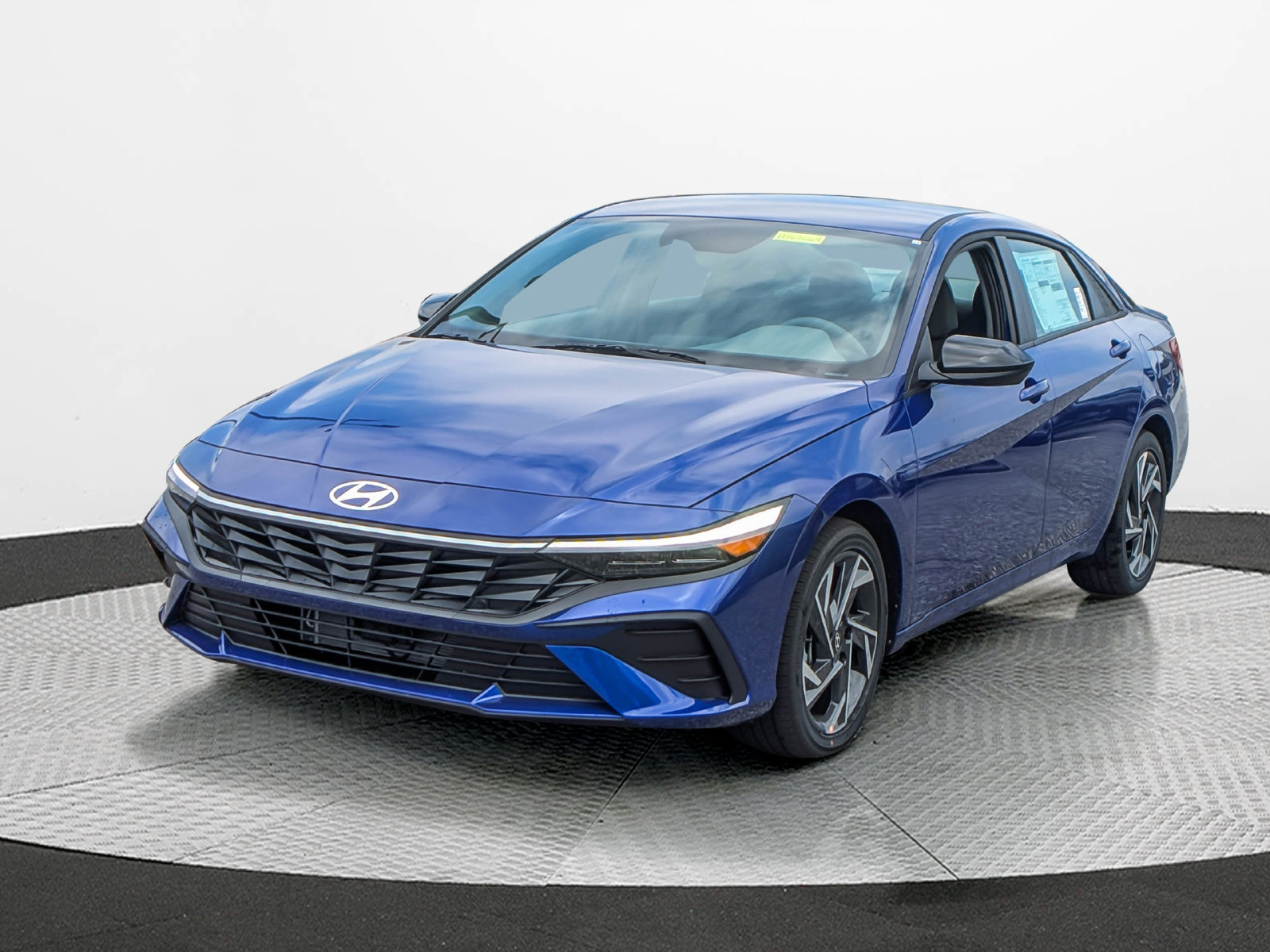 Used 2025 Hyundai Elantra SEL FWD image 1