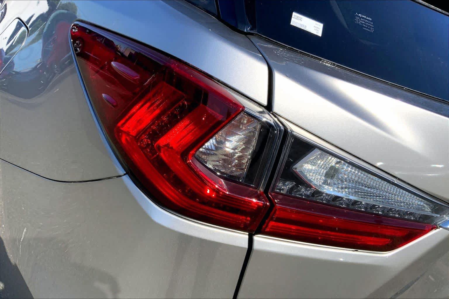 Used 2020 Lexus RX 350L Premium w/ Premium Package AWD/4WD image 29