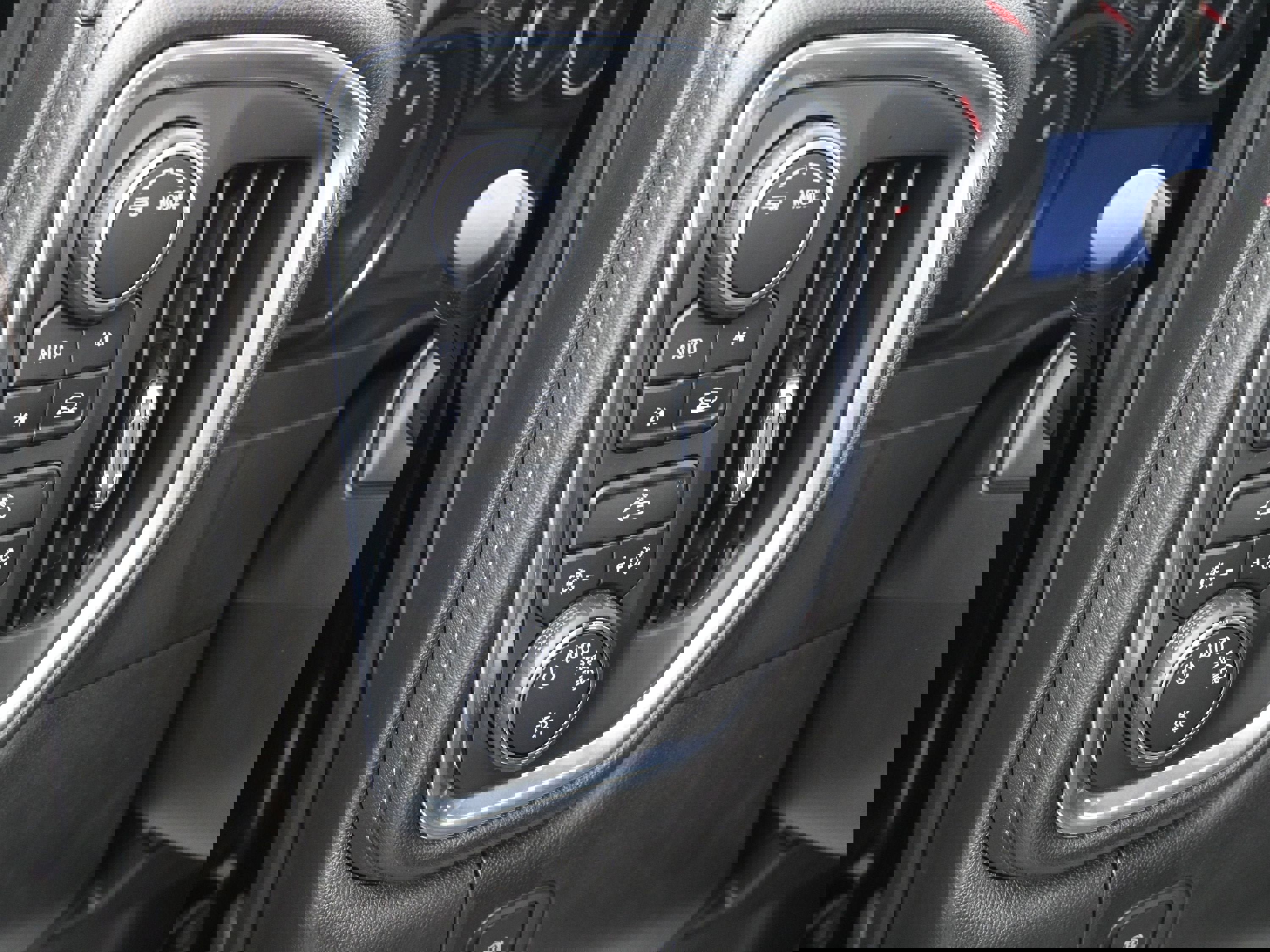 Used 2022 Chevrolet Silverado 1500 LT image 20