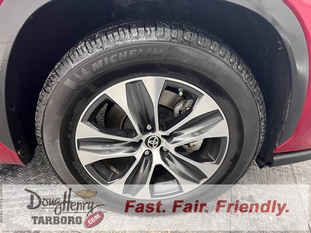 Used 2022 Toyota Highlander XLE image 19