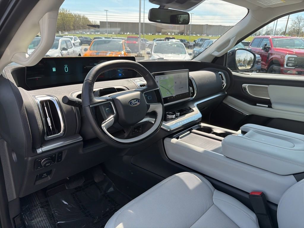 Certified 2025 Ford Expedition Max Platinum image 11