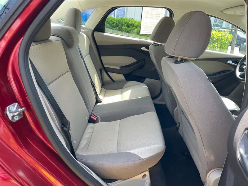 Used 2014 Ford Focus SE image 15